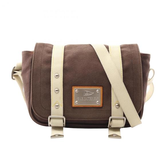 LOUIS VUITTON Brown Leather Shoulder Bag - Picture 1 of 12